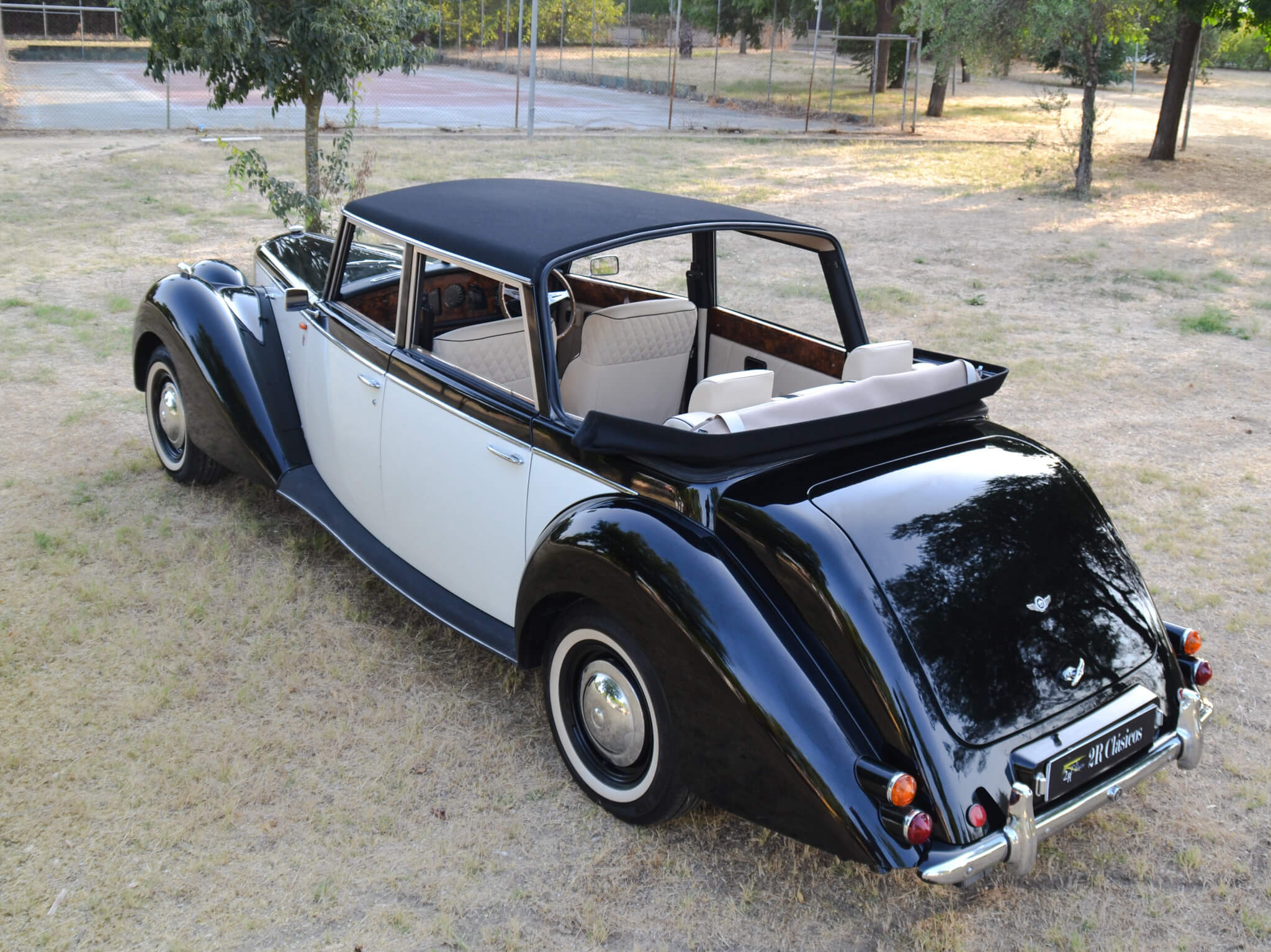 Alquiler de coches para bodas en Sevilla | Coches clásicos, image size:2048x1535